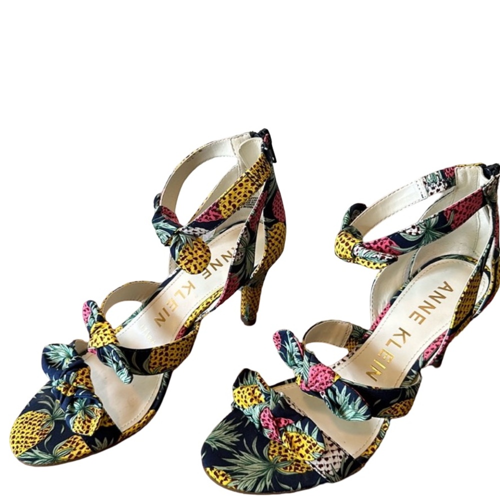 Anne Klein 3 strap heels with zipper back